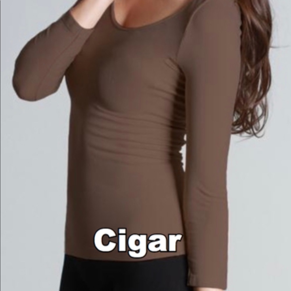 One Size 3/4 Sleeve Scoop Neck Top